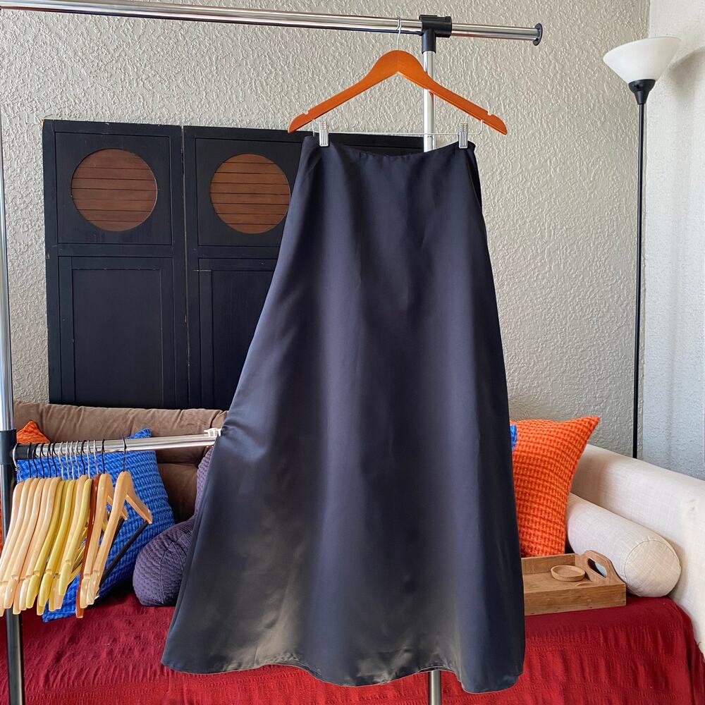 Ann Taylor Satin Maxi Skirt Formal Smooth Thick Black Size 8 Minimalist Preppy